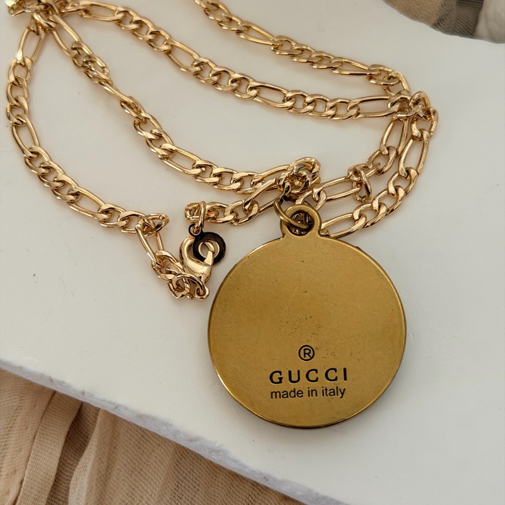 Gucci Green Enamel Bee Pendant Necklace - Gold Tone - Picture 3 of 3